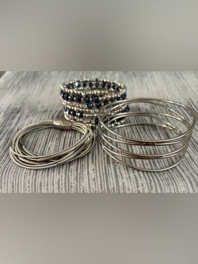 Silver and Navy Beaded Women's Bracelet Set